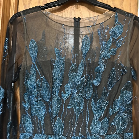 Party dress - Picture 3 of 3